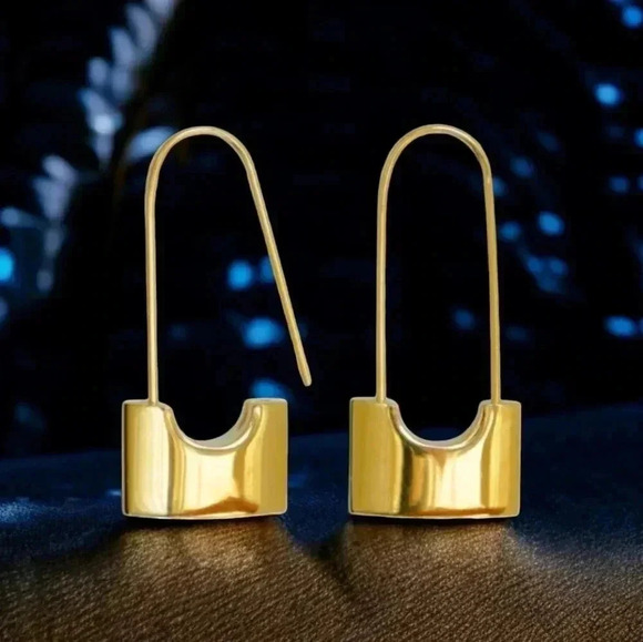 🆕️ Minimalist Padlock-Shaped Trendy 18K Gold Plated Stainless Steel Earrings 🔒 - Picture 1 of 13